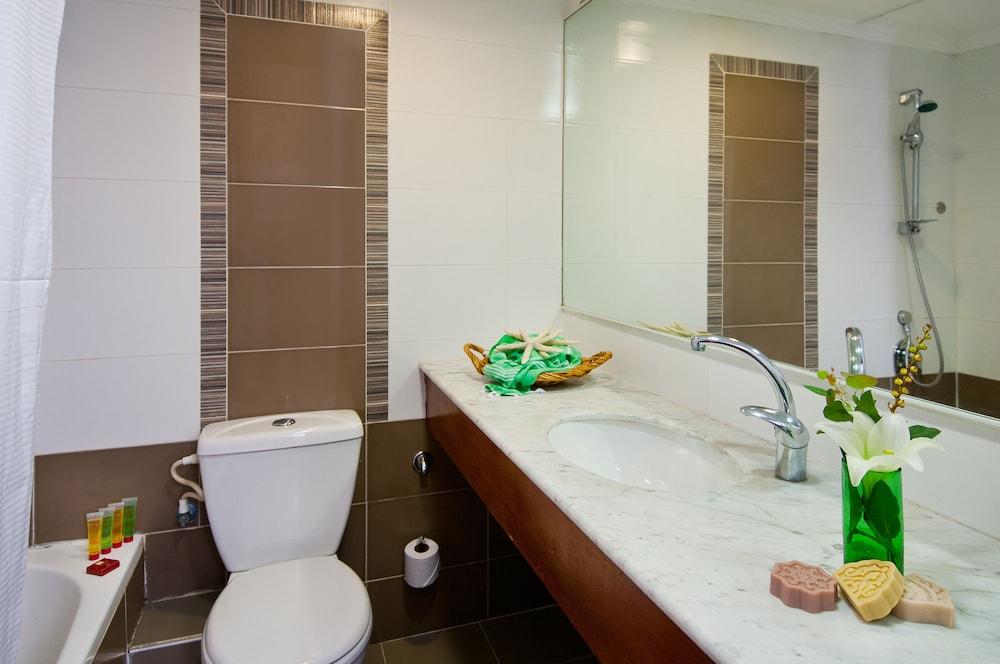 Leonardo Inn Hotel Dead Sea Ein Bokek Bagian luar foto